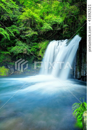 初始瀑布 43892821