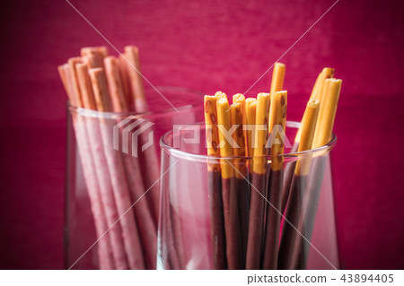 Pocky 43894405