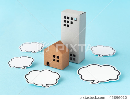 Speech balloon conversation flames opinion debate Speech balloon conversation flames opinion debate 43896010