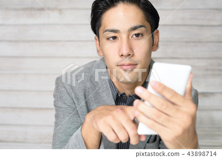 有智能手機的男人 43898714