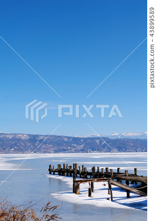 【長野縣】在“Okami Pass”出現時被凍結的Su訪湖的風景 43899589