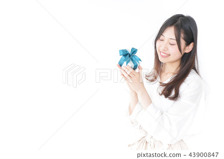  Present 43900847