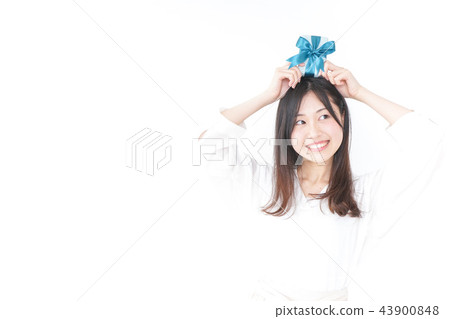 Present Present 43900848