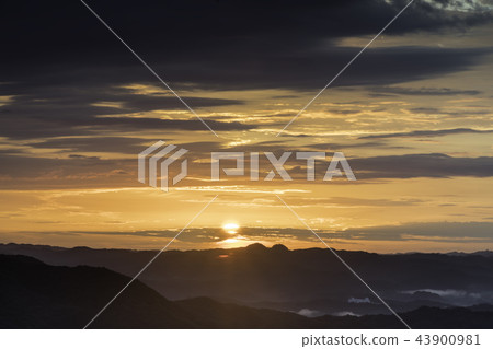 Dawn of the Kujukudani from Shikanoyama, Kimitsu City, Chiba Prefecture Dawn of the Kujukudani from Shikanoyama, Kimitsu City, Chiba Prefecture 43900981