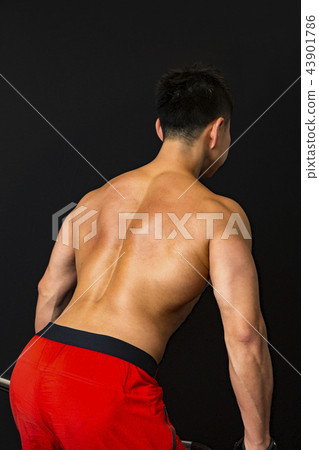 Men who train muscle Men who train muscle 43901786