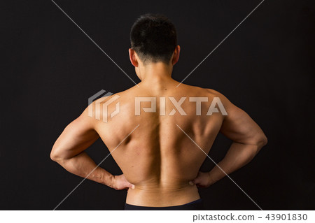 Men who train muscle Men who train muscle 43901830