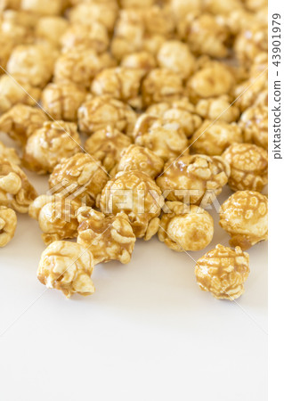 Lots of caramel popcorn Lots of caramel popcorn 43901979