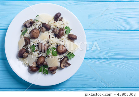 Traditional Italian risotto 43903308