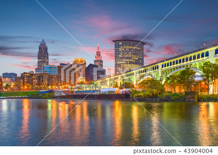 Cleveland, Ohio, USA Skyline 43904004