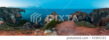 Ponta da Piedade coast (Lagos, Algarve, Portugal). 43905181