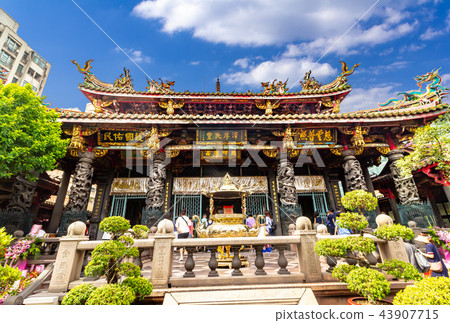 Inside the Longshan Temple in Taiwan 43907715