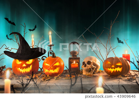 Halloween pumpkins on wooden planks. 43909646