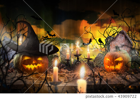 Spooky Halloween background 43909722