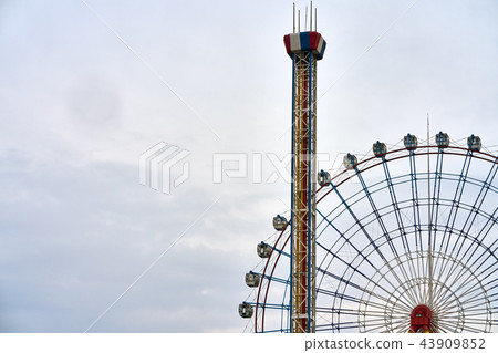 Ferris wheel Ferris wheel 43909852