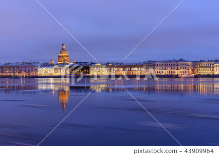 Admiralty embankment and St Isaac's Cathedral Admiralty embankment and St Isaac's Cathedral 43909964