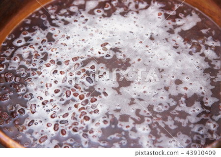 Boiled red beans Boiled red beans Azuki Red beans Boiled red beans 43910409