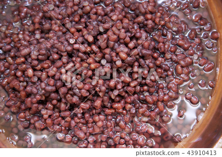 Boiled red beans Boiled red beans Azuki Red beans Boiled red beans 43910413