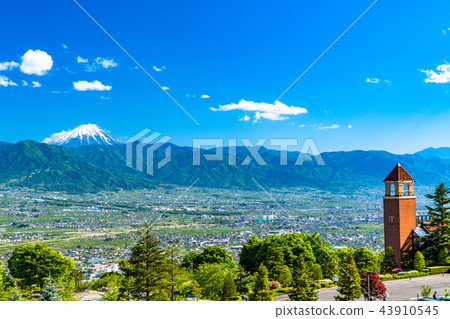 <Yamanashi> Mt. Fuji seen from Fuefuki River Fruit Park <Yamanashi> Mt. Fuji seen from Fuefuki River Fruit Park 43910545