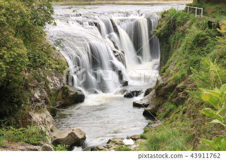Landscape of Nagoma Falls Park in Shimoshiro, Oguni Town Landscape of Nagoma Falls Park in Shimoshiro, Oguni Town 43911762