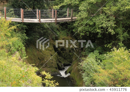 Landscape of Nagoma Falls Park in Shimoshiro, Oguni Town Landscape of Nagoma Falls Park in Shimoshiro, Oguni Town 43911776