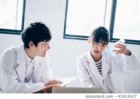 Two people to experiment Two people to experiment 43913427