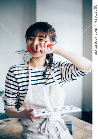 畫畫的女人 畫畫的女人 43913500