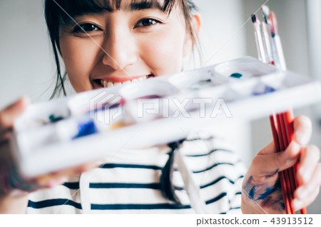 畫畫的女人 43913512