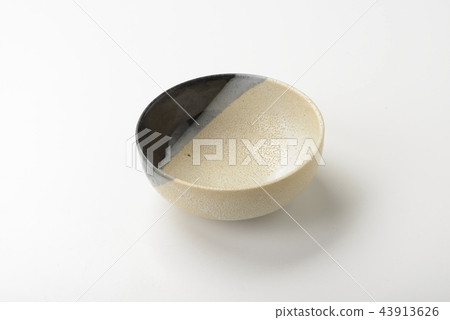 Japanese style dish 43913626