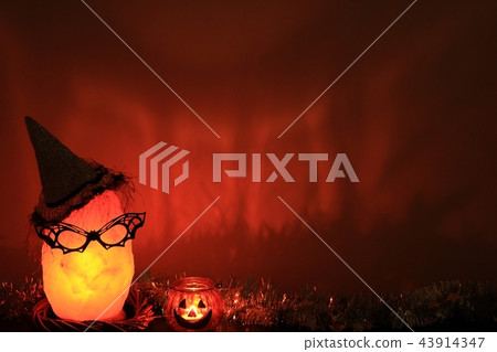 Rock salt lamp in the image of Halloween 43914347