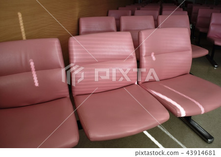 Hospital waiting room Hospital waiting room 43914681