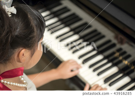 鋼琴演示音樂會形象 43916285