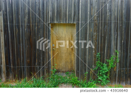 old fence with wicket 43916640