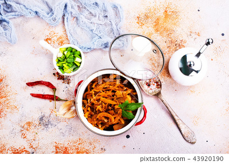 fried cabbage 43920190