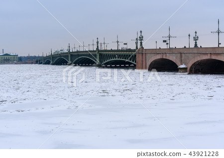 Trinity Bridge over frozen Neva River Trinity Bridge over frozen Neva River 43921228