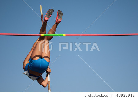 Competition pole vault jumper female 43923915