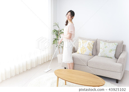 Woman doing housework 43925102