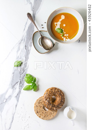 Pumpkin or carrot soup Pumpkin or carrot soup 43926482