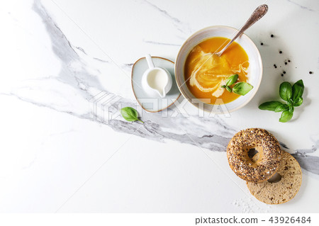 Pumpkin or carrot soup Pumpkin or carrot soup 43926484