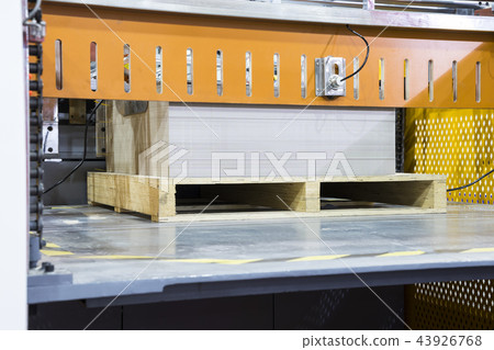 modern paper cutting machine 43926768