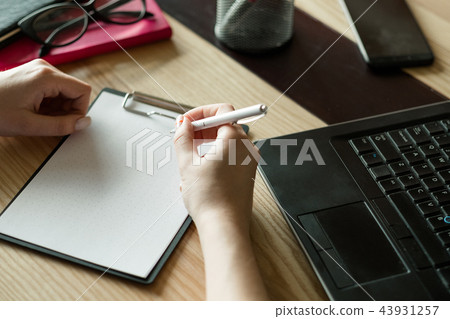 planning thinking idea strategy clipboard write 43931257