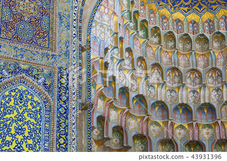 Decorative patterns and architectural details 43931396