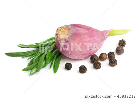 garlic with rosemary and peppercorn isolated on white background. Top view garlic with rosemary and peppercorn isolated on white background. Top view 43932212