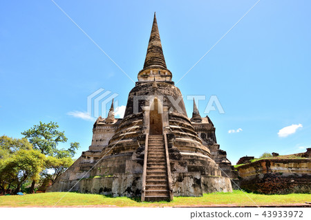 Wat Phra Sea Sunpet 43933972