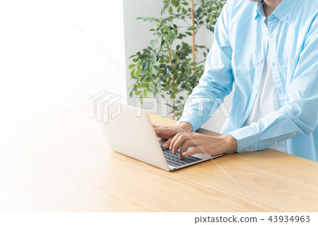 男性商務電腦 43934963