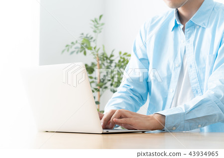 男性商務電腦 43934965