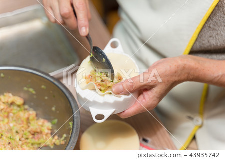 製作餃子餃子包裝 製作餃子餃子包裝 43935742