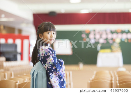 Graduation ceremony 43937990