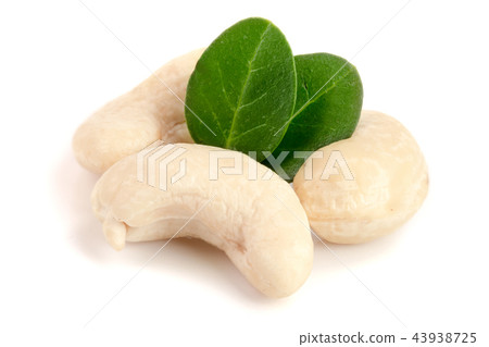 cashew nuts with leaf isolated on white background. macro 43938725
