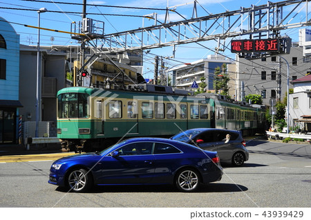 September Enoshima 62 Enoshima Electric Railway · Longkou Temple 43939429