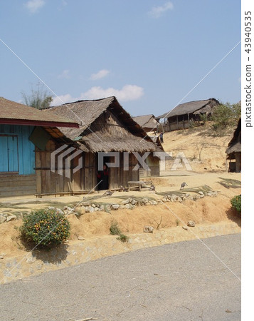 Rural Roads and Houses in Laos (Luang Prabang-Between Poong Sawan / Laos) 43940535